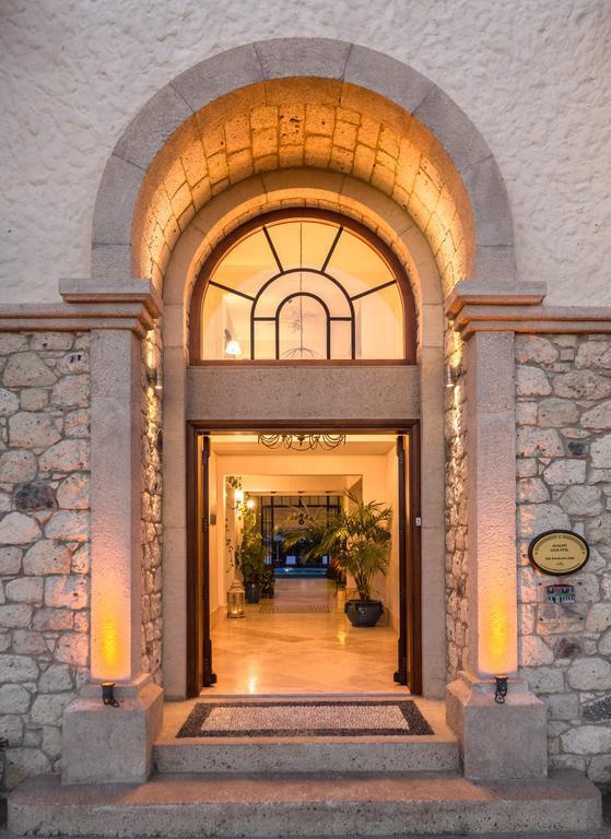 Luce Design Hotel - Special Category Alaçatı Buitenkant foto